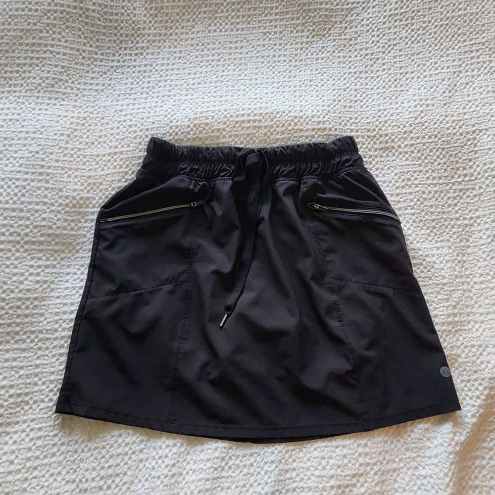 H&M Black Mini Skirt with Zipper Details